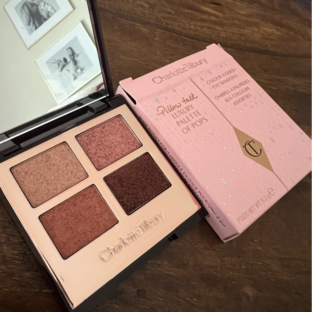 Charlotte tilbury luxury palette eyeshadow quad makeup mirror pillow talk compac